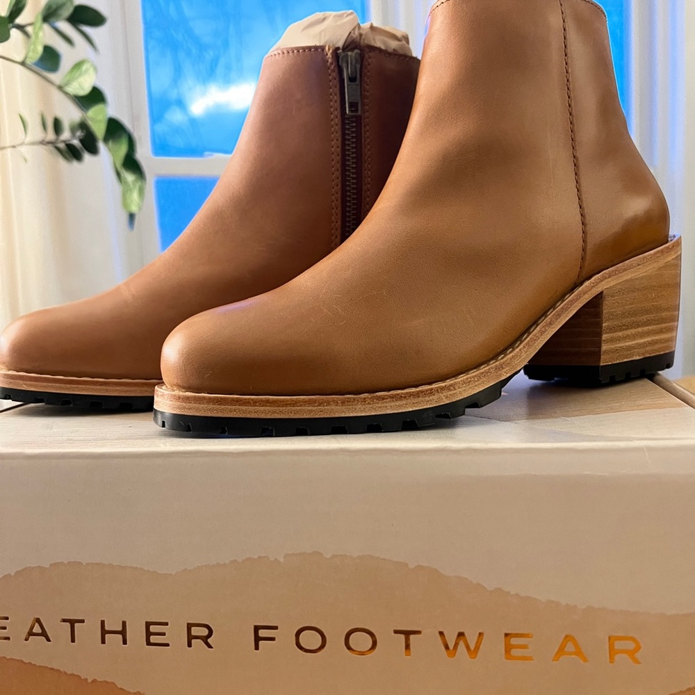 Portland Leather beautiful boots 8.5 NWT